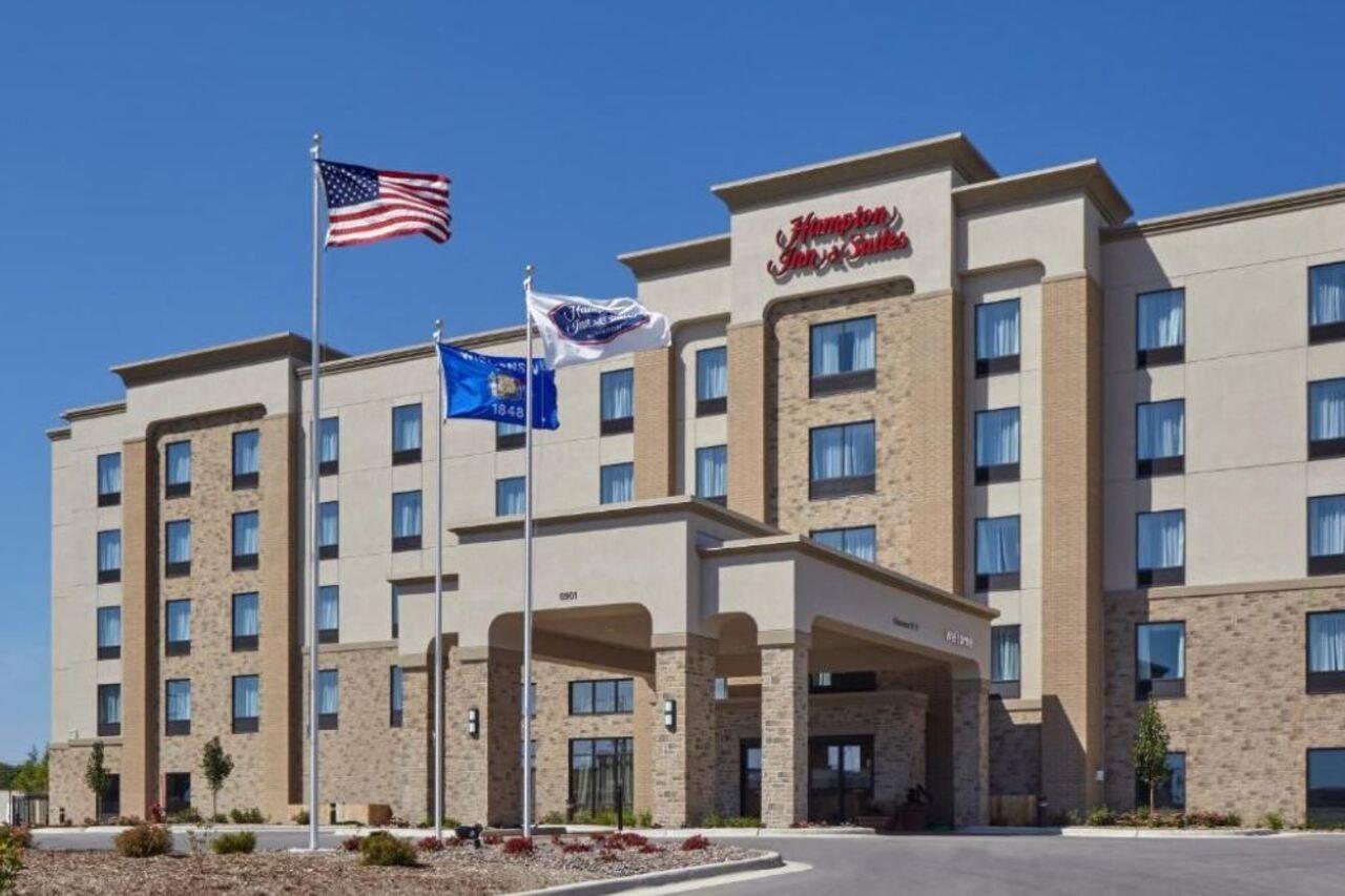 Hampton Inn & Suites Milwaukee/Franklin Franklin  Exterior photo