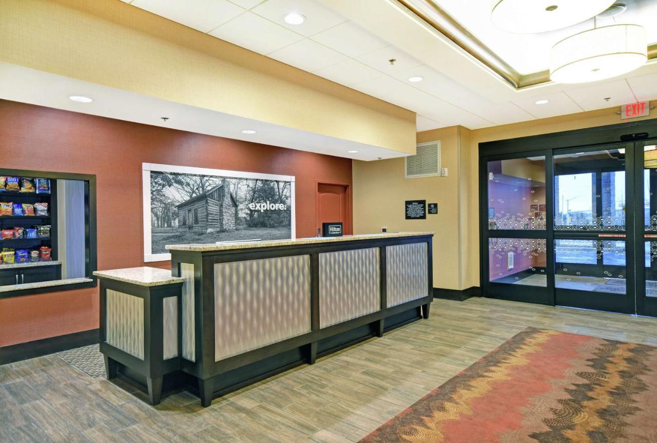 Hampton Inn & Suites Milwaukee/Franklin Franklin  Exterior photo